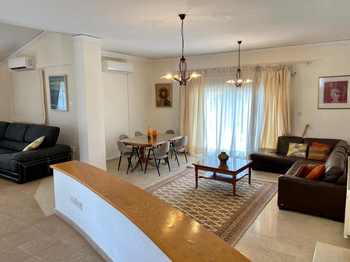 6 Bdr Villa With Tennis Court Paphos Exterior foto