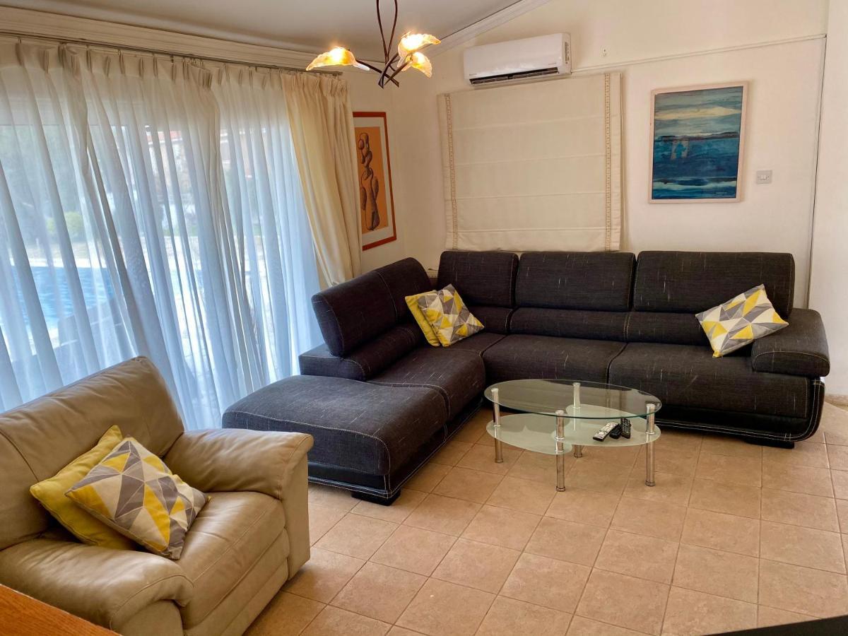 6 Bdr Villa With Tennis Court Paphos Exterior foto