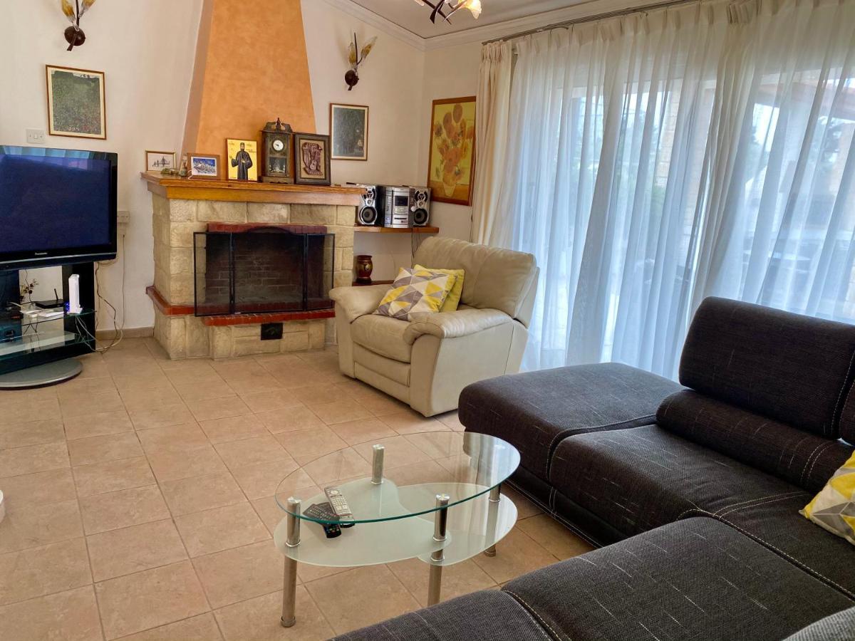 6 Bdr Villa With Tennis Court Paphos Exterior foto