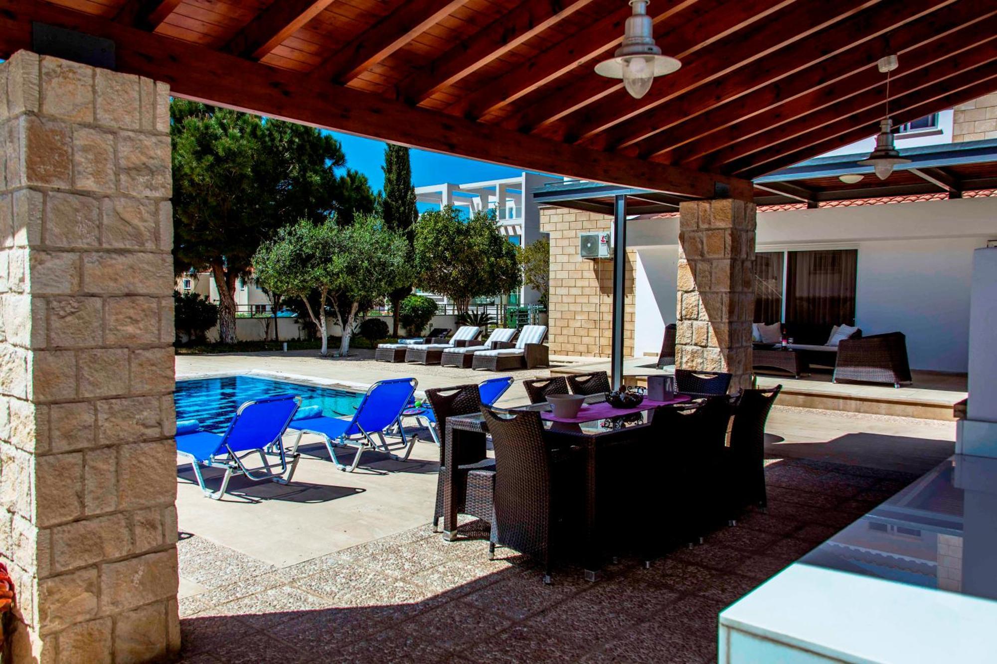 6 Bdr Villa With Tennis Court Paphos Exterior foto