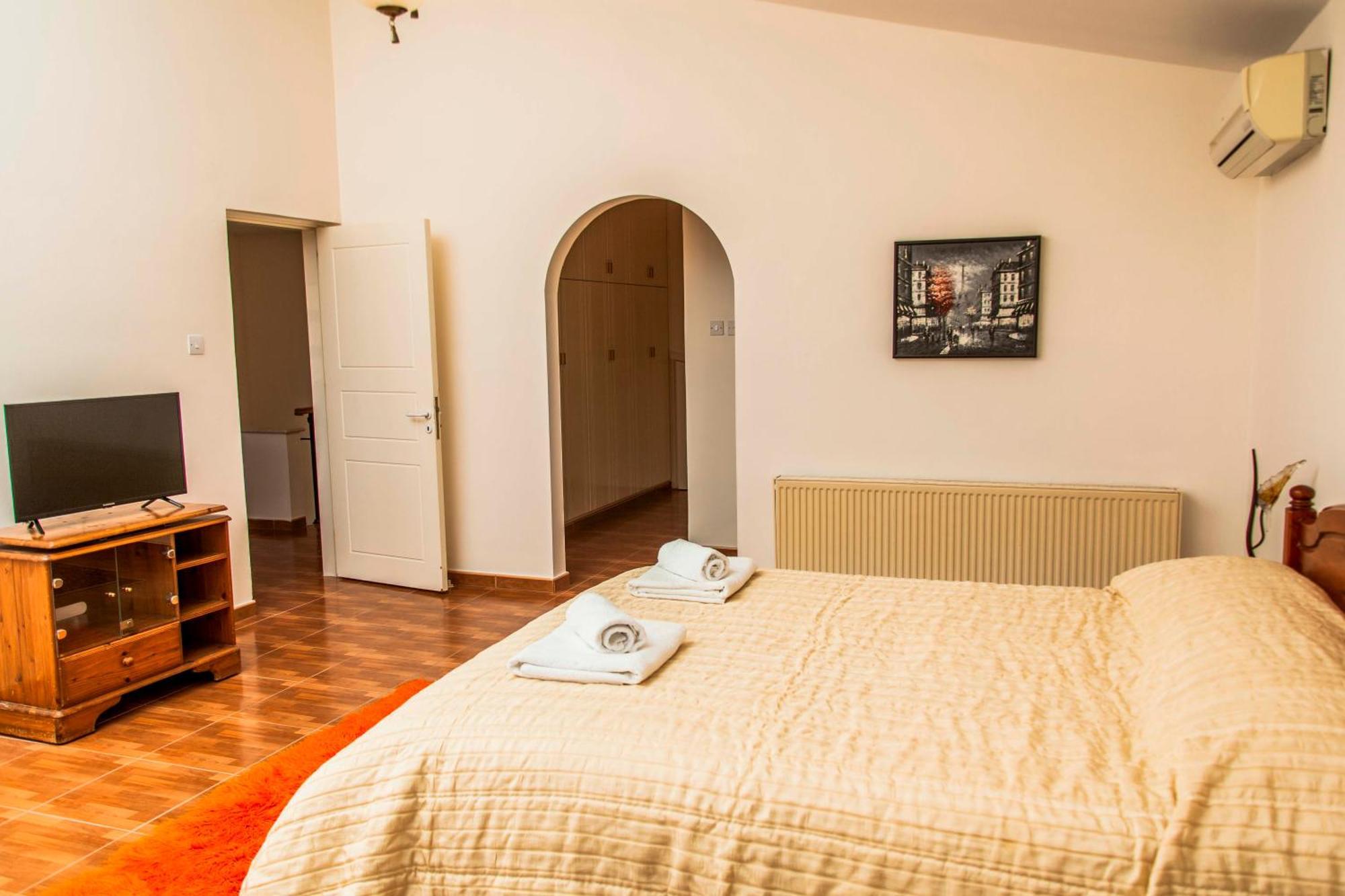 6 Bdr Villa With Tennis Court Paphos Exterior foto