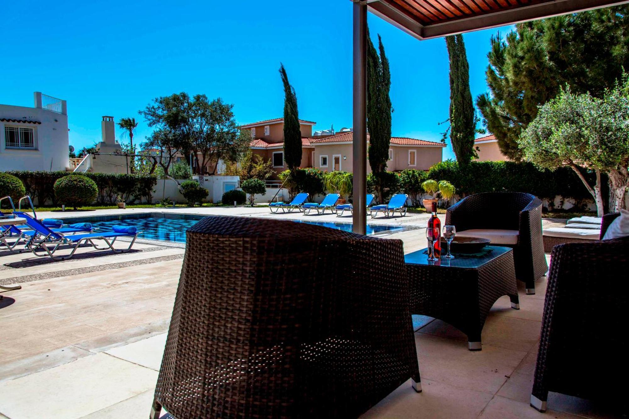6 Bdr Villa With Tennis Court Paphos Exterior foto