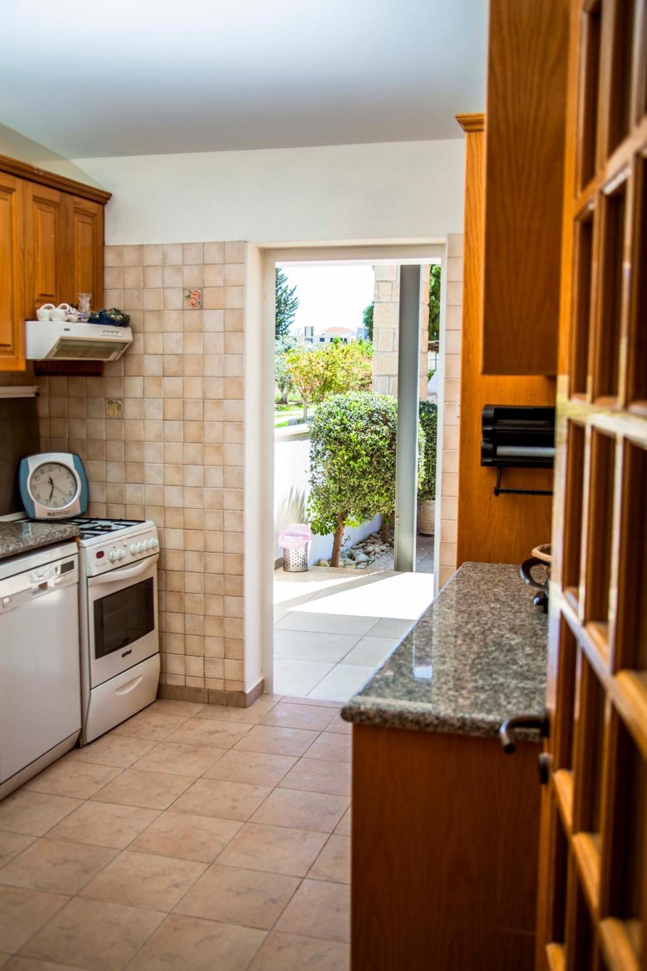 6 Bdr Villa With Tennis Court Paphos Exterior foto