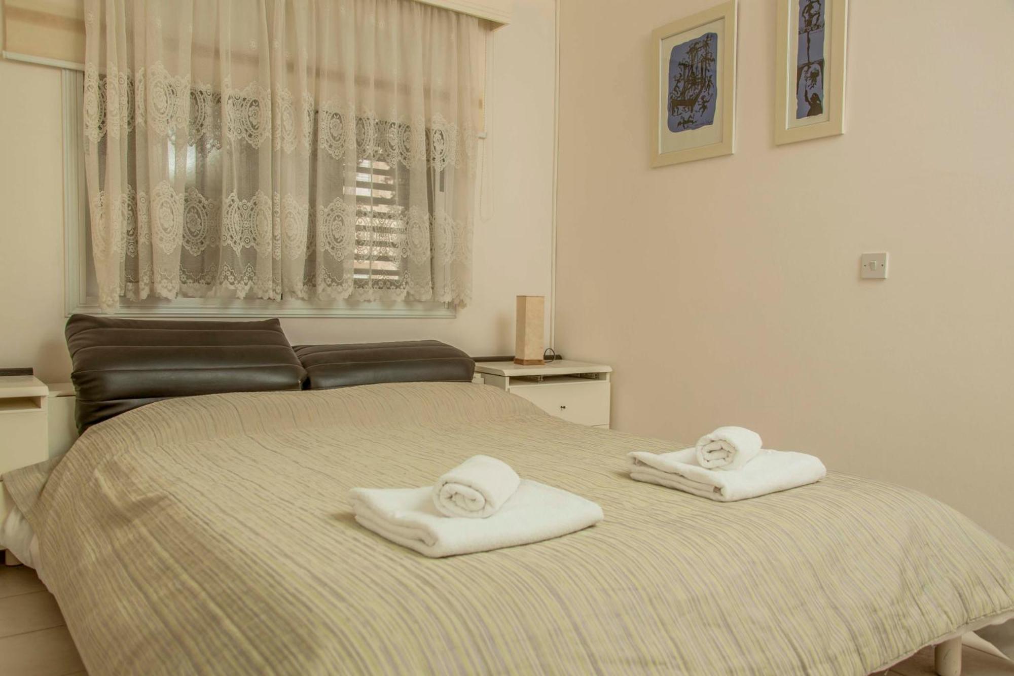 6 Bdr Villa With Tennis Court Paphos Exterior foto