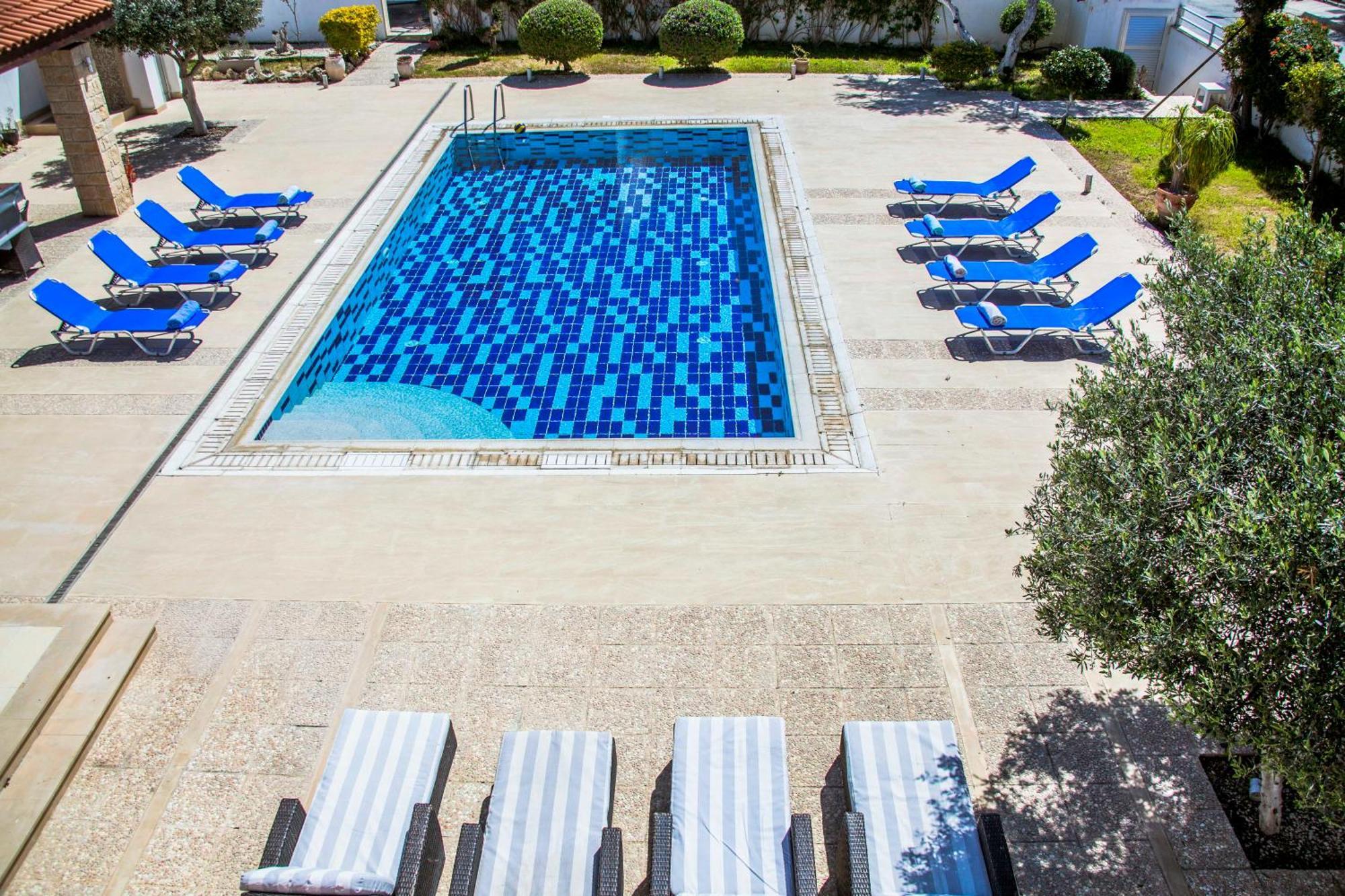 6 Bdr Villa With Tennis Court Paphos Exterior foto