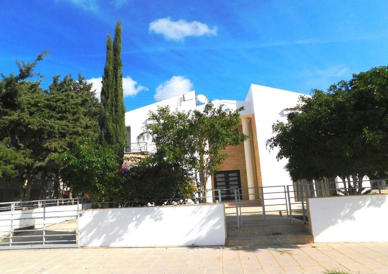 6 Bdr Villa With Tennis Court Paphos Exterior foto
