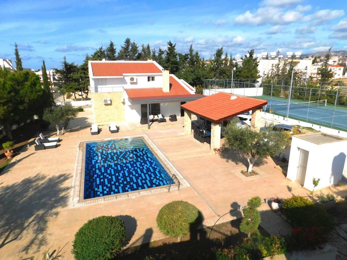 6 Bdr Villa With Tennis Court Paphos Exterior foto